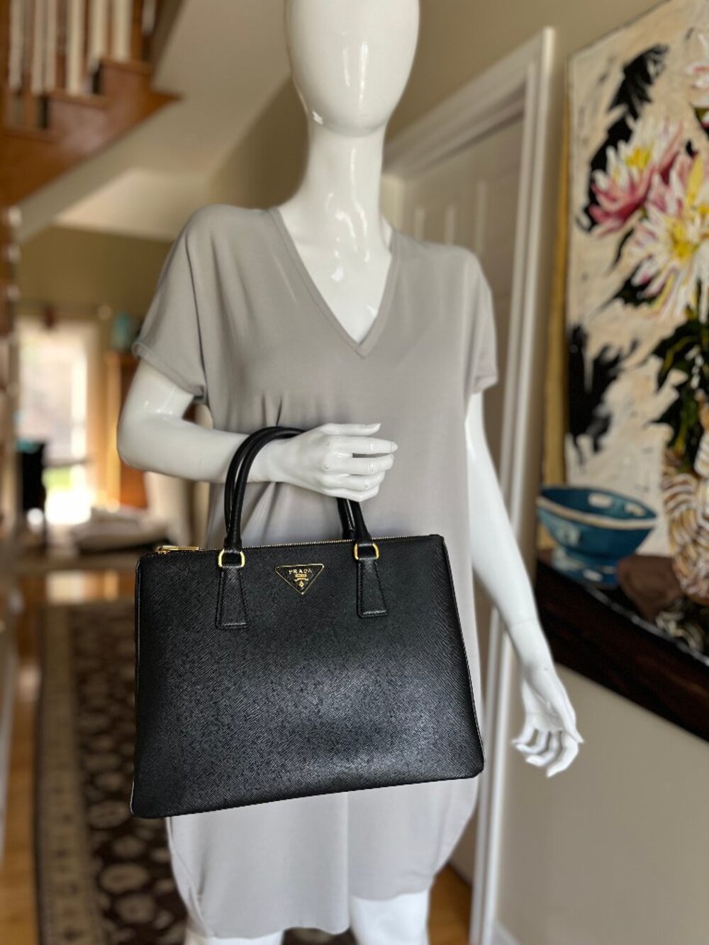 <<SOLD>> Prada Galleria Saffiano Leather Bag - Medium - Authentic - Picture 16 of 17
